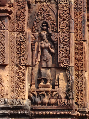 Banteay-Srei-(13).jpg